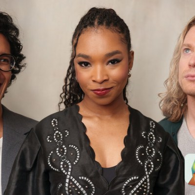 Assad Zaman, Delainey Hayles, and Sam Reid in the Den of Geek studio at San Diego Comic-Con 2024.